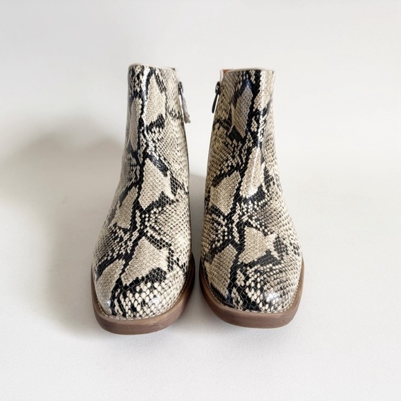 New Franco Sarto Marcus Snake Bootie Ankle Boot Leather Classic Minimalist US 9 - Picture 3 of 10